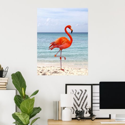 Mooie Roze Flamingo Bird op Beach Poster (Thuiskantoor)