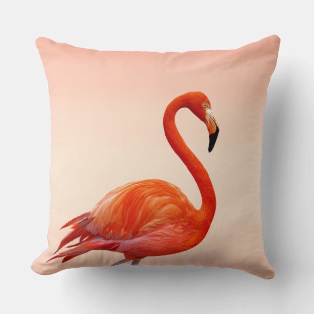 Mooie roze flamingo op lichtkoraal kussen (Voorkant)