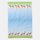 Mooie Roze Flamingo's op Lichtblauwe Gradiënt Theedoek (Verticaal)