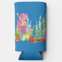 Mooie roze haar zeemeermin spelen in het zee