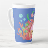 Mooie roze haar zeemeermin spelen knuffelen een vi latte mok (Linkerhoek)