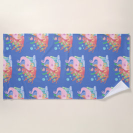 Mooie roze haar zeemeermin spelen knuffelen een vi strandlaken