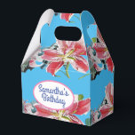 Mooie Roze Lelie Bloemige Trouwtaart Favor Doos Bedankdoosjes<br><div class="desc">Mooie roze lelie bloemige bloemen Trouwtaart Favor Dozen,  met volledig aanpasbare naam. Ontworpen vanuit een van mijn aquarelschilderijen.</div>