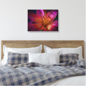 Mooie Roze Lily Canvas Afdruk (Insitu (Slaapkamer))