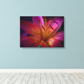 Mooie Roze Lily Canvas Afdruk (Insitu (Houten vloer))