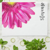 Mooie roze madeliefjesbloem aangepaste naam theedoek (Gevouwen)
