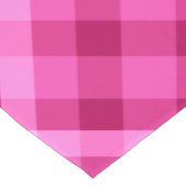 Mooie roze magenta geruite grote tafelloper (Hoek)