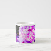 Mooie roze pioenen rond espresso kop (Voorkant)