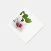 Mooie roze roos op witte achtergrond servet (Hoek)