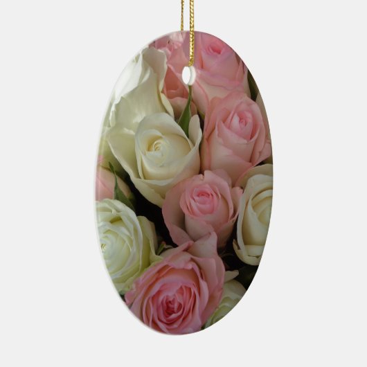 Mooie roze witte rozen bloem Bouquet Keramisch Ornament (Rechts)