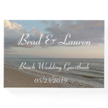 Mooie rustige strand bruiloft