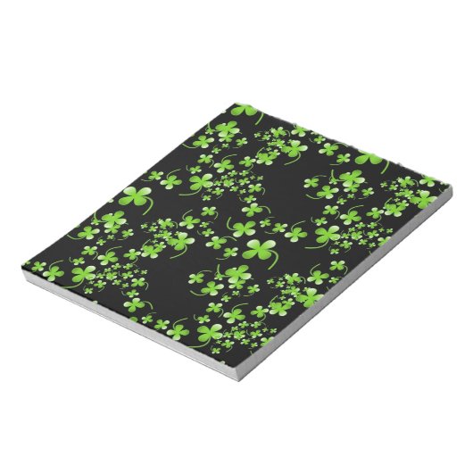 Mooie Shamrock-patroon, groen op zwart accessoire Notitieblok (Linkerzijde)