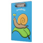 Mooie slak op een bladtekening van de cartoon klembord (Links)