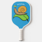 Mooie slak op een bladtekening van de cartoon pickleball paddle (Achterkant)