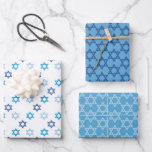 Mooie ster van David Inpakpapier Vel<br><div class="desc">Perfect voor Hanukkah,  deze reeks van het verpakken kenmerkt de ster van David op diverse blauwe en witte achtergronden. Het maakt geweldig verpakkingspapier voor een geliefde. Bestel er vandaag nog een! Kunstwerk gemaakt door: AMBillustraties http://www.etsy.com/shop/AMBillustrations/</div>