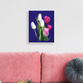 Mooie stijlvolle roze witte tulpen blauw bloemig canvas afdruk (Insitu (Woonkamer))