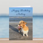 Mooie Strand Corgi Custom Gelukkige Verjaardag Kaart<br><div class="desc">Mooie gepersonaliseerde corgi verjaardagskaart met een schattige Pembroke Welsh Corgi pup staande voor de oceaan. Deze schattige hond met staart lacht voor een  strand en je aangepaste blauwe tekst.</div>