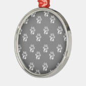 Mooie trendy paw-patroon op donkergrijs metalen ornament (Links)