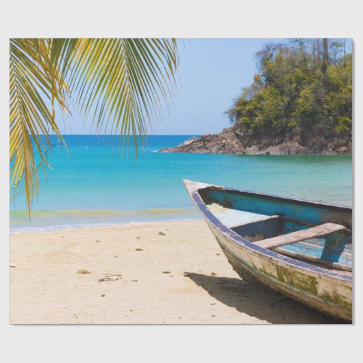 Mooie Tropische strand met een roeiboot Cadeaupapier (Vlak)