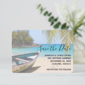 Mooie Tropische strand met een roeiboot Save The Date (Staand voorkant)