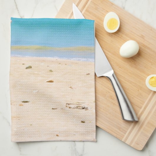 Mooie Tropische strand met een roeiboot Theedoek (Quarter Fold)