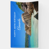 Mooie Tropische Zee Rocky Coastline Birthday Spandoek (Verticaal)