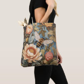 Mooie tuinbij met proteasebloemen tote bag (Dichtbij)