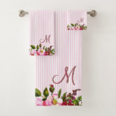 Mooie tuinbloemen Aangepaste monogram stripes Bad Handdoek (Insitu)