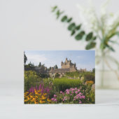 Mooie tuinen en beroemd kasteel in briefkaart (Staand voorkant)