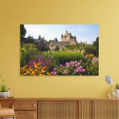 Mooie tuinen en beroemd kasteel in canvas afdruk (Insitu (Woonkamer))