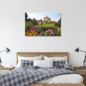 Mooie tuinen en beroemd kasteel in canvas afdruk (Insitu (Slaapkamer))