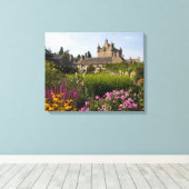 Mooie tuinen en beroemd kasteel in canvas afdruk (Insitu (Houten vloer))