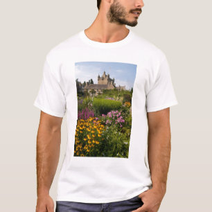 Mooie tuinen en beroemd kasteel in Schotland T-shirt