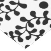 Mooie Uitgewerkte Zwart en Wit Print Tafelkleed (Gekanteld)