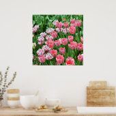 Mooie uitzicht op veld van roze tulpen poster (Keuken)