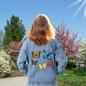 Mooie veelkleurige vlinders op denim jacket