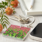 Mooie veld met roze tulpen sleutelhanger (Voorkant Rechts)