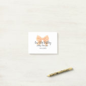 Mooie verjaardag oranje lint naam datum eenvoudig post-it® notes (Op bureau)