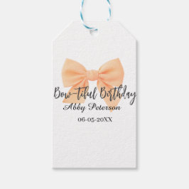 Mooie verjaardag oranje strik naam datum eenvoudig cadeaulabel