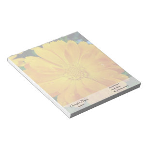 mooie, verse gele madeliefjesbloem notitieblok