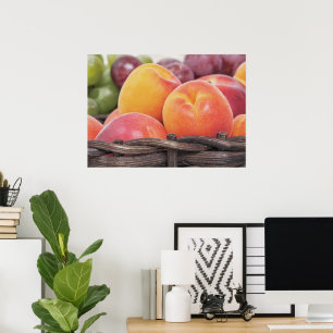 Mooie verse vruchten in een mand poster