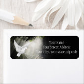 Mooie vliegende duif in zonlicht etiket (Insitu)