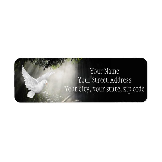 Mooie vliegende duif in zonlicht etiket (Voorkant)