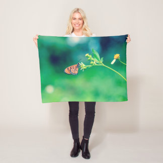 Mooie vlinder op een bloem #2 fleece deken