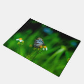 Mooie vlinder op een bloem deurmat (Schuin)