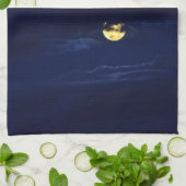 Mooie volle maan in Midnight Blue Clouds Theedoek (Gevouwen)