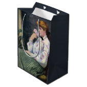 Mooie vrouw die bloemparfum ruikt, bloem medium cadeauzakje (Achterkant Gekanteld)