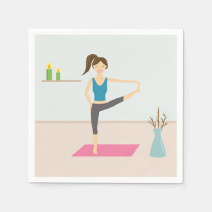 Mooie vrouw die yoga beoefent in een stijlvolle ka servetten