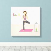 Mooie vrouw die Yoga doet in een gedecormeerde kam Canvas Afdruk (Insitu (Houten vloer))
