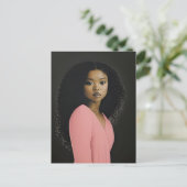 Mooie vrouw gekleed in roze briefkaart (Staand voorkant)